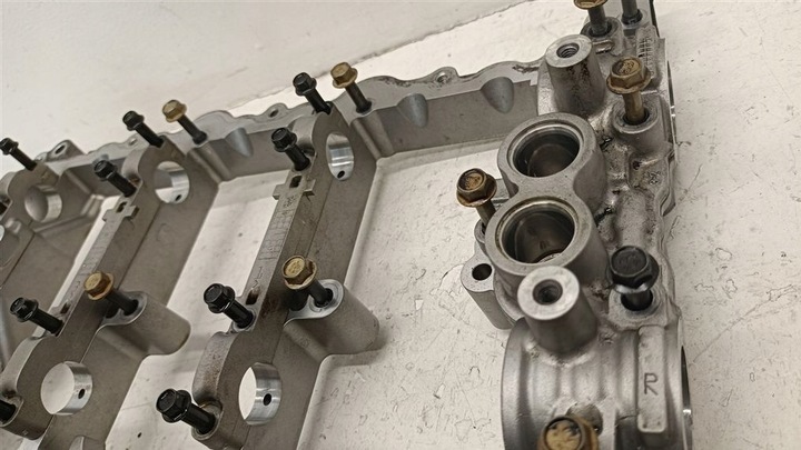 фото №9, Головка правая cadillac xt5 gmc chevrolet camaro vi 3.6 v6 lgx 16- 12666130