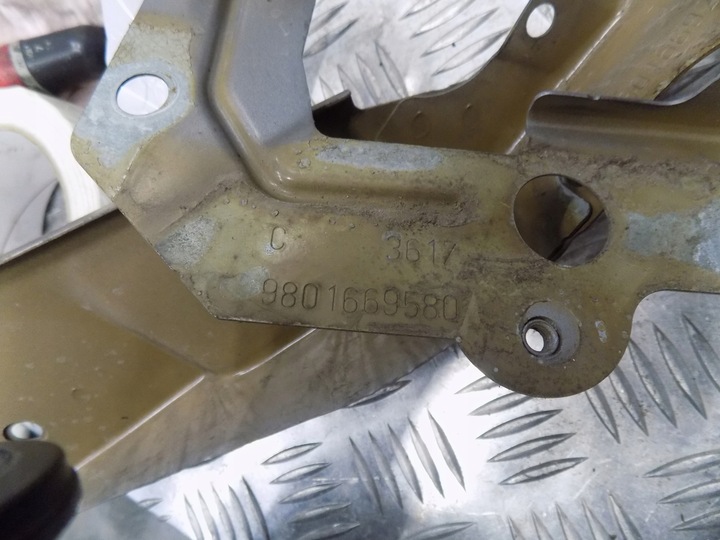 фото №5, Citroen c4 picasso ii крепление кронштейн крыльев