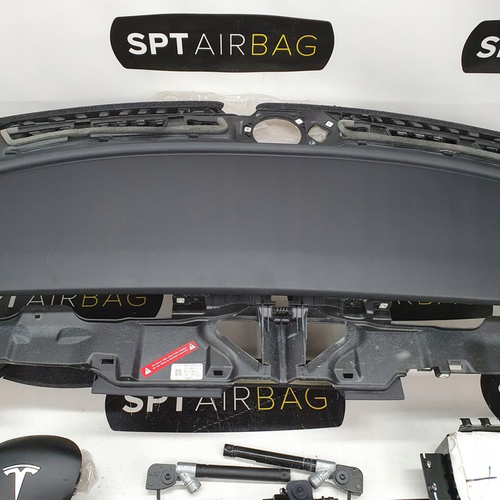 фото №3, Tesla 3 панель консоль подушки ремни подушка безопасности
