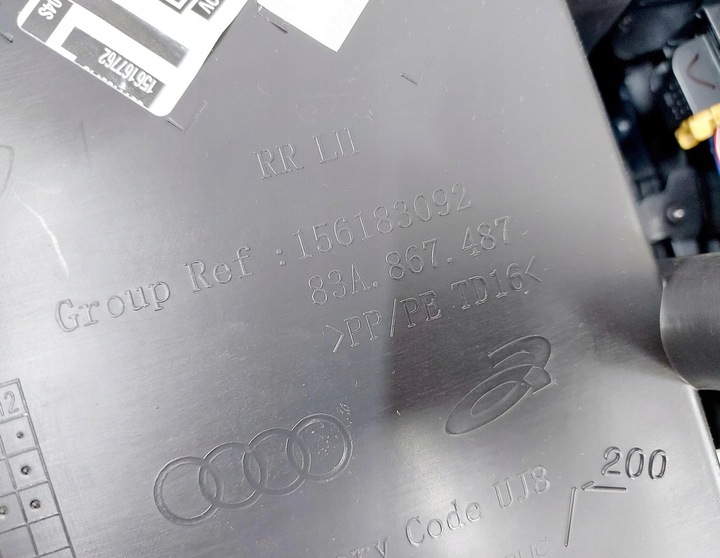 фото №7, Audi q3 83a 3f 20r. боковина обивка дверь левый зад