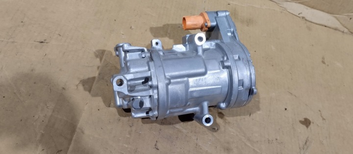 фото №4, Компрессор кондиционера mercedes cla w118 w177 1.3 hyb a0008304404