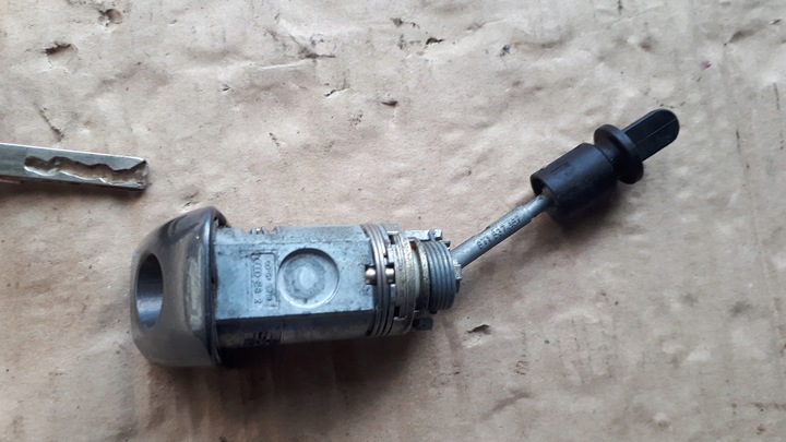 фото №5, S4 b8 рестайлінг a4 вставка ключа двері замок 8t1837167