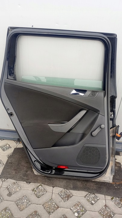 фото №16, Дверь левый зад чёрные vw passat b6 универсал lo41