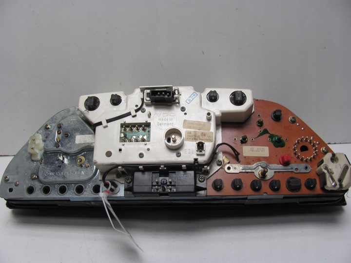 фото №8, Mercedes w126 560 v8 спідометр  w милях