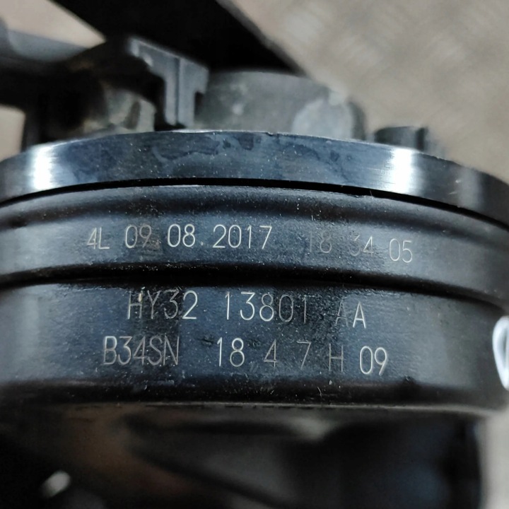 фото №7, Праве клаксон land rover discovery v l462 hy3213801aa 22813436 3.0l 155kw