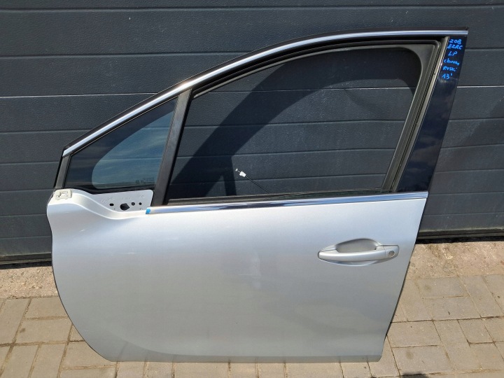 фото №8, Peugeot 208 левая дверь передние 2013 серебристый - ezrc
