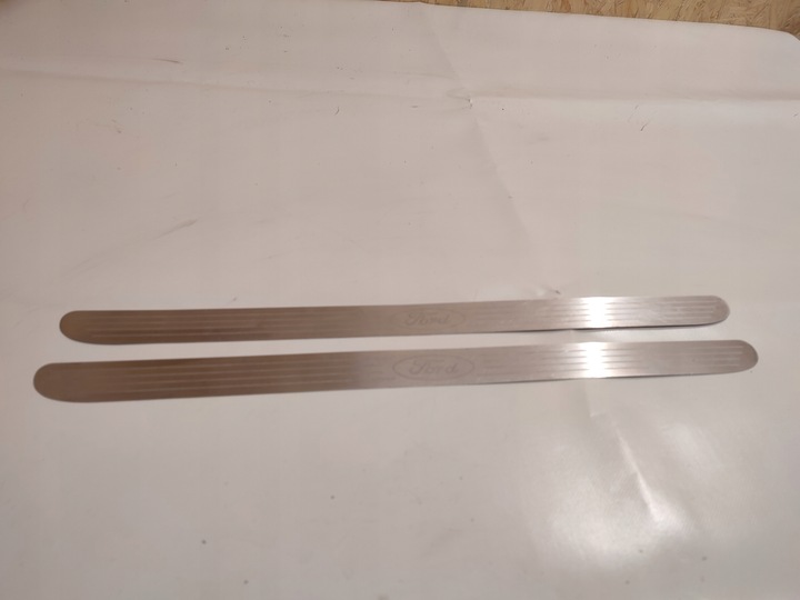 фото №1, Kuga mk1 планка накладка порогова перед комплект