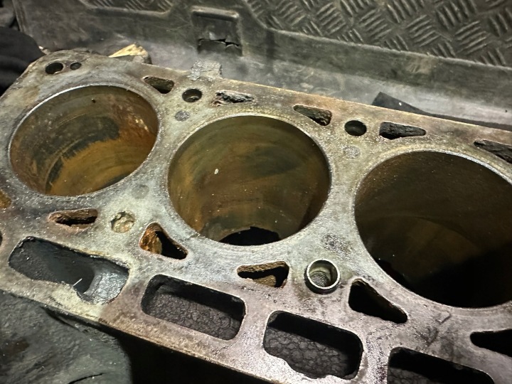 фото №8, Блок  двигуна bmw e3 e9 e23 e24 m30 b25 m30b25 1270002