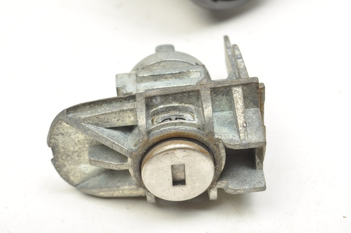 фото №8, Ford mondeo mk4 вставка замка замок зажигания ключ комплект 3m51-3f880-ad