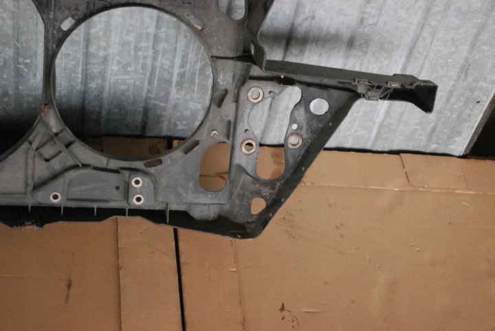 фото №16, Передняя панель усилитель audi a6 c5 2.5 4b0805588f