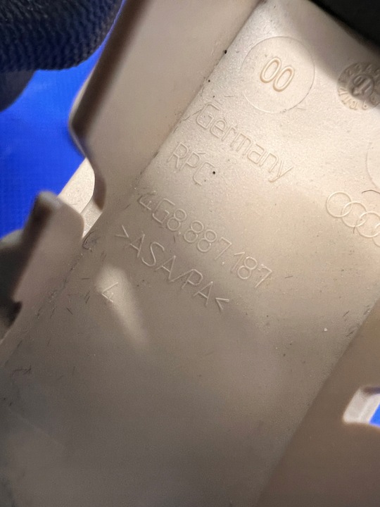 фото №5, Audi a6 a7 c7 4g захисні накладки isofix 4g8887233 4g8887187 beż