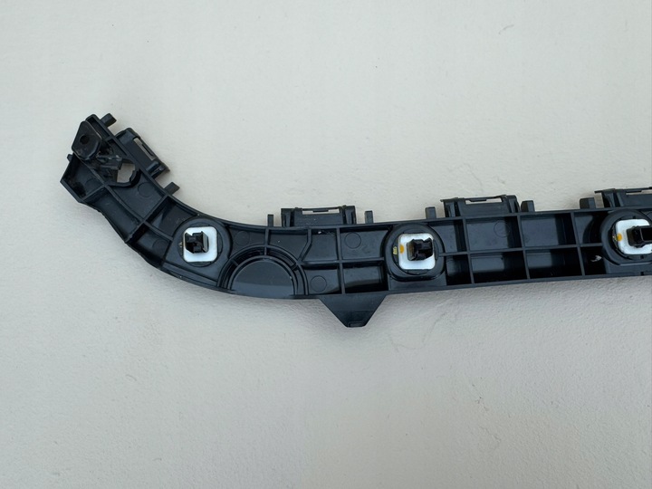 фото №11, Toyota corolla e21 универсал 18- ползун крепление бампера правый зад 52575-02201