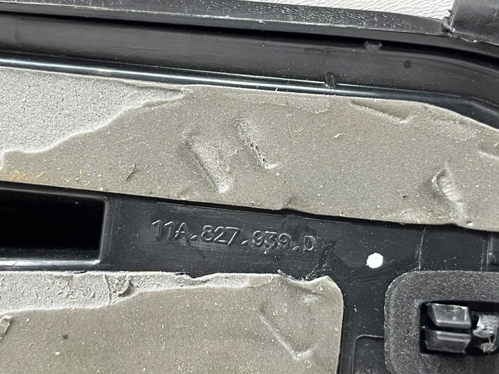 фото №8, Vw id4 id.4 спойлер планка кришки багажника права ліва 11a827940d 11a827939d