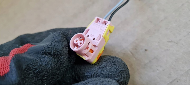 фото №6, Sq8 4m rsq8 q8 штекер разъём подушка безопасности 4n0972562 a4 b9 8w a5 q7 4m