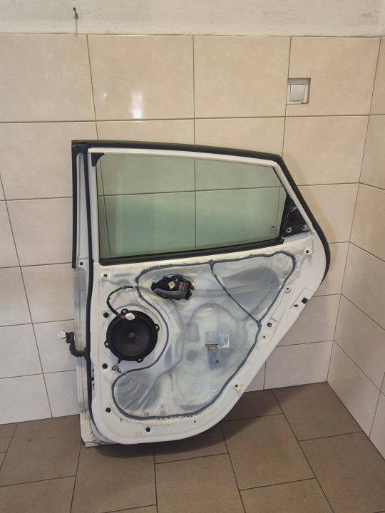 фото №9, Hyundai ix35 10-15 дверь правая зад tcw