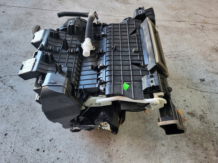 фото №8, Корпус нагревателя отопитель nissan juke i f15 рестайлинг eu 272101kg2e