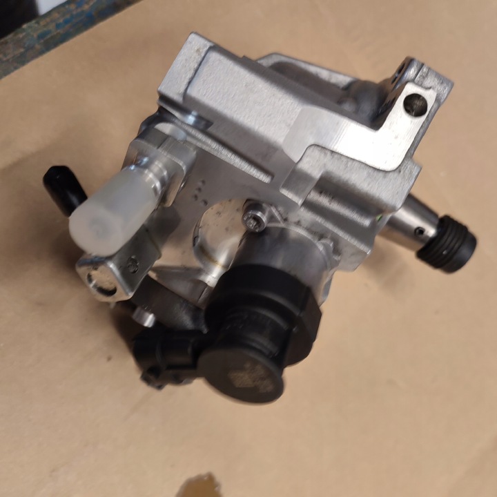 фото №8, Насос паливна рейка  ford courier 1,5 tdci 0445010592 po перевірці