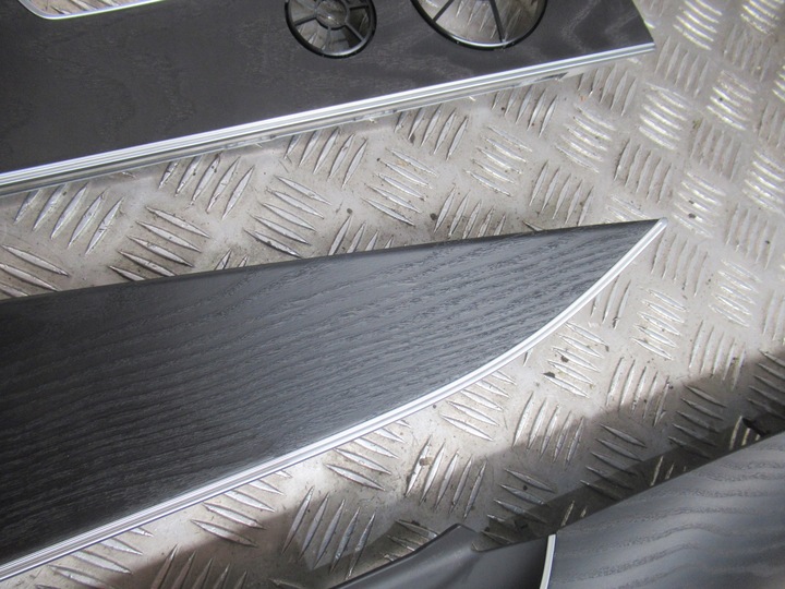 фото №14, Декори консолі i двері e клас w213 дерево led підсвічуваний європа d314