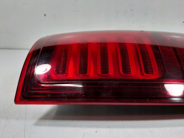 фото №15, Ram 1500 iv экипаж cab 5.7 v8 hemi рестайлинг 2wd 15r фара правое зад usa