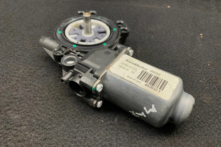 фото №7, Двигунчик скла передніх лівих двері nissan