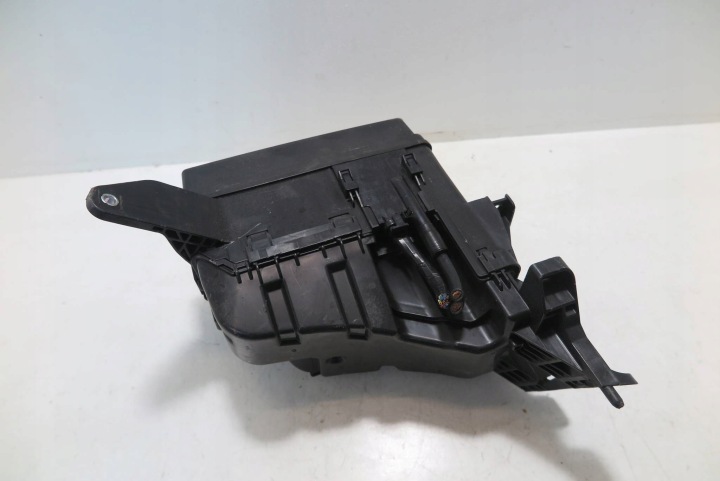 фото №5, Коробка запобіжників toyota rav4 iv 2.0b 82662-42241