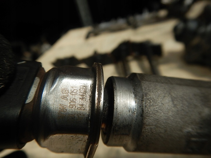 фото №10, Система топливный насос впрыскивающий форсунки планка vw 2.0tdi cba 03l130277