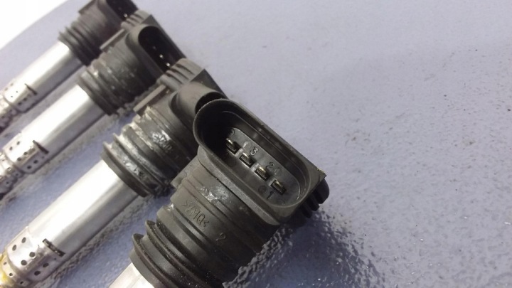 фото №5, Vw passat b5 fl 1.8t awt катушка катушка зажигания kpl 4 штуки bosch 0986221024