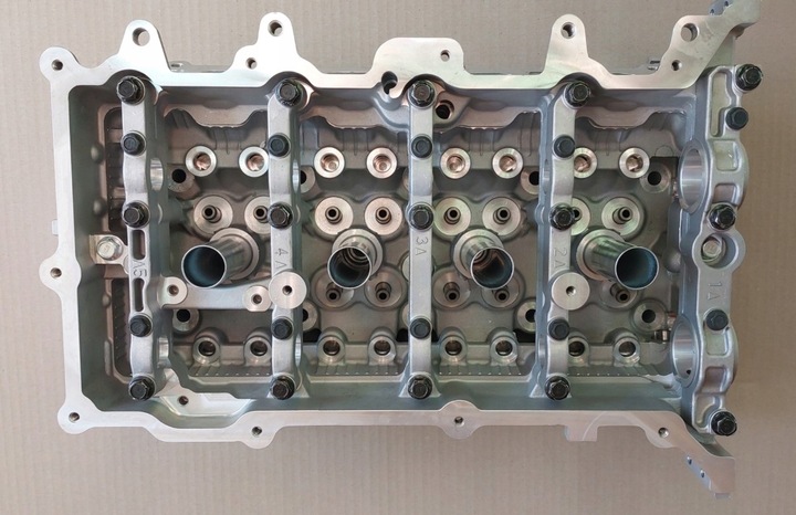 фото №1, Головка hyundai ix35 tucson i40 elantra g4nc g4na g4nb 2.0gdi 2013-новая