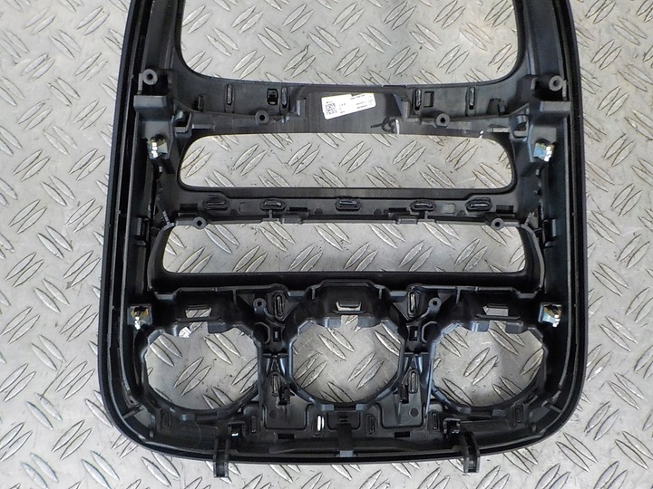 фото №6, Mercedes c класс w205 панель рамка средняя консоли