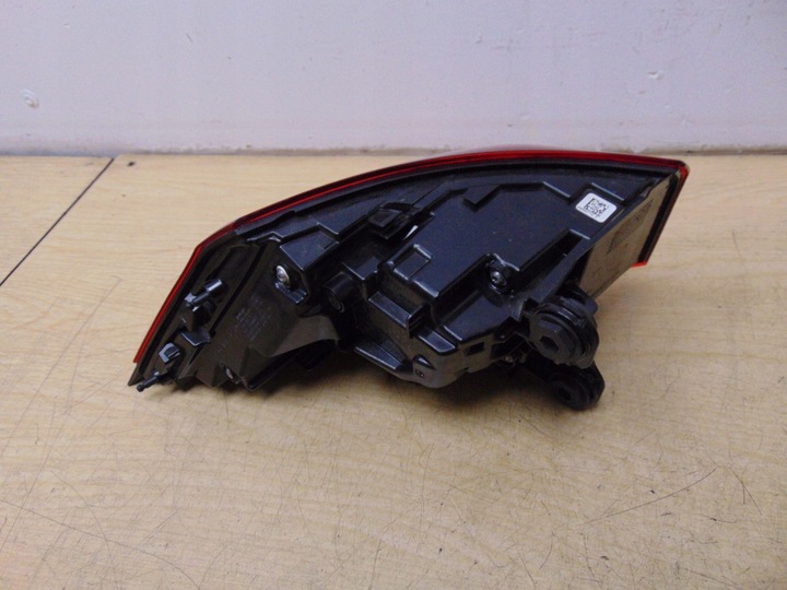 фото №8, Лампа права зад led vw golf viii 5h0945208a європа