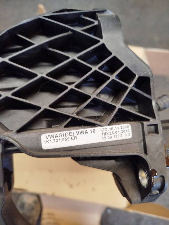 фото №6, Педаль сцепления vw golf vi 1k1721059er