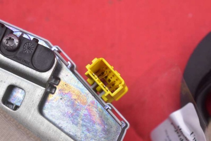 фото №7, Pas безпеки лівий перед 7n0857737de vw touareg 2 ii 7p 10-14