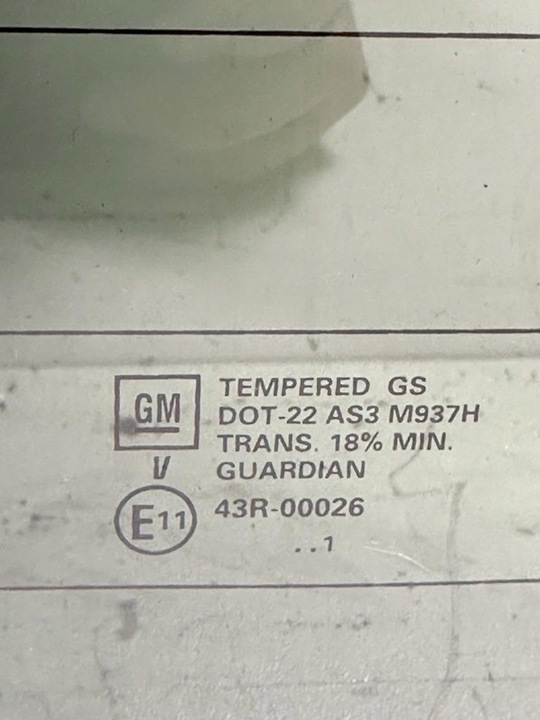 фото №3, Cadillac escalade 02-06r стекло задняя крышки багажника оригинал oem