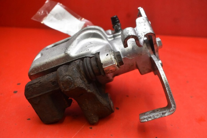 фото №10, Суппорт тормозной левое зад czh1320 toyota corolla e140 1.4 d-4d 90 km 06-10