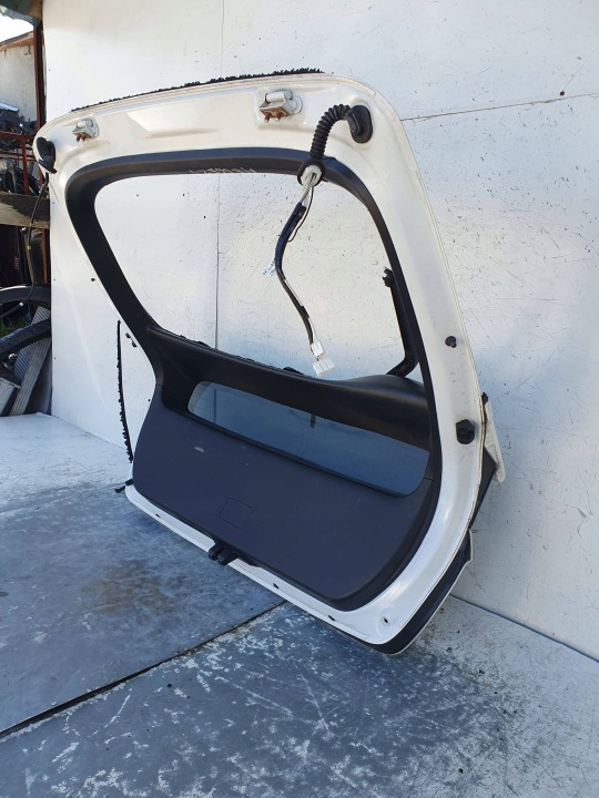 фото №10, Toyota prius xw50 4 iv 015- задняя зад крышка багажника