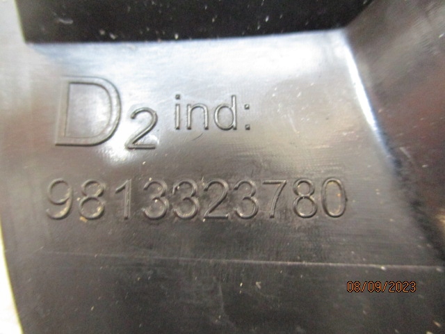 фото №11, Citroen c3 iii правые треугольник заглушка крыльев 9813323780