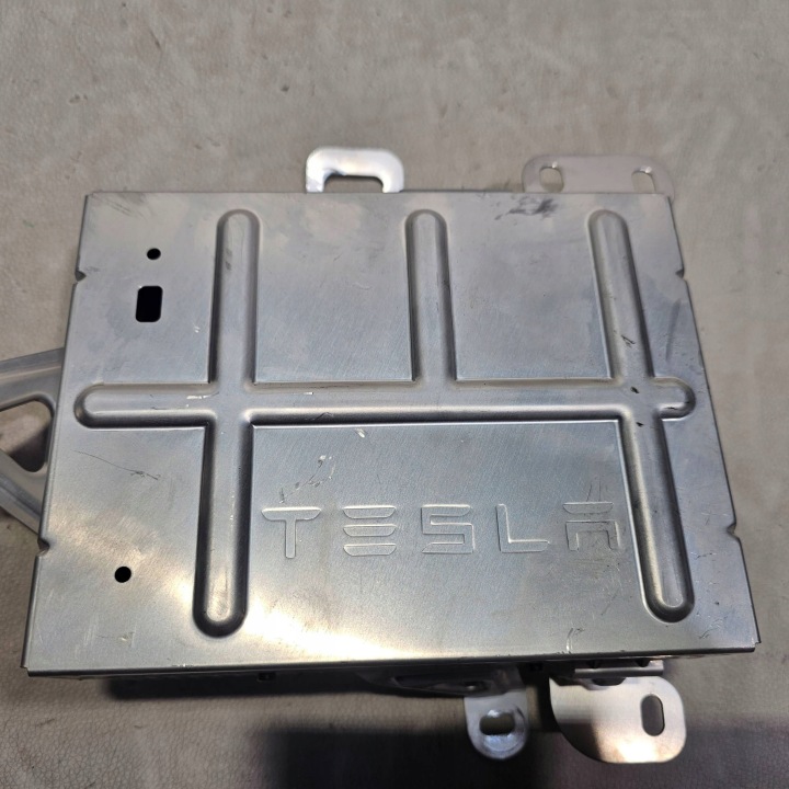 фото №8, Підсилювач аудіо tesla модель s plaid 1537264-20-e