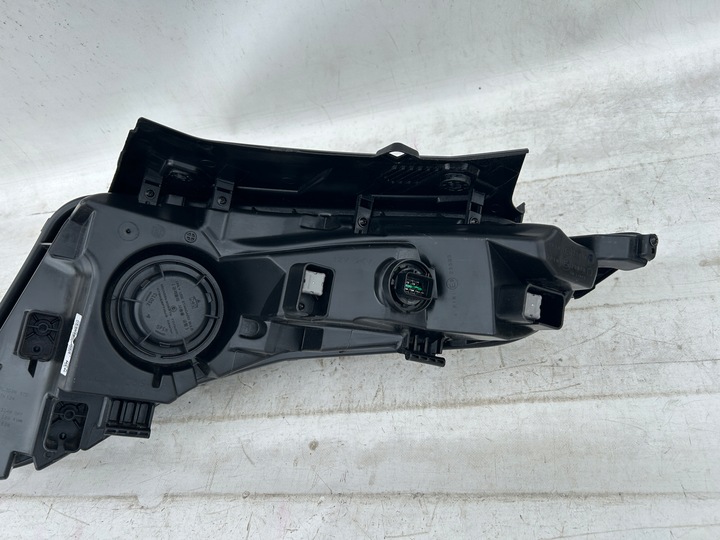 фото №14, Hyundai tucson iv 20-24 лампа правая 92208-n7100 европа серый рамка