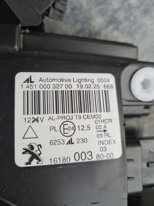 фото №15, Peugeot 308 ii t9 рестайлинг лампы перед полный led технология 16180003 16180005