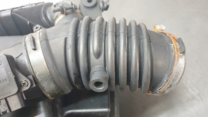 фото №7, Корпус фільтра повітря mazda 5 v 1.8 16v 05-10