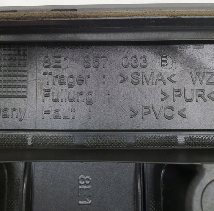 фото №9, Торпедо роздавальна консоль audi a4 b7 8e1857033b європа
