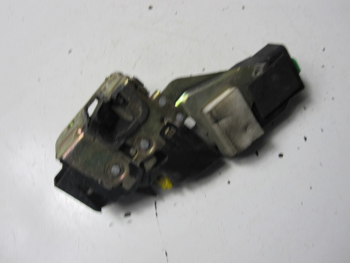 фото №7, Замок двері переднє праві volvo s40 96r