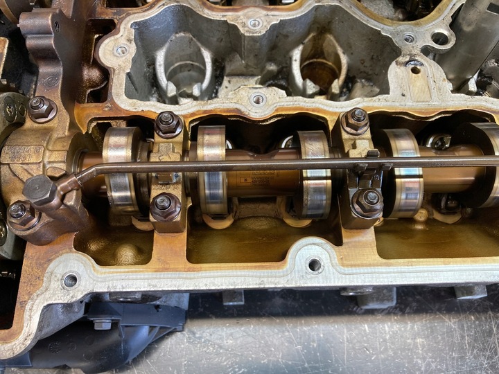 фото №8, Головка двигателя комплектная 7559168 bmw e90 e87 2.0 benz n43 n43b20a
