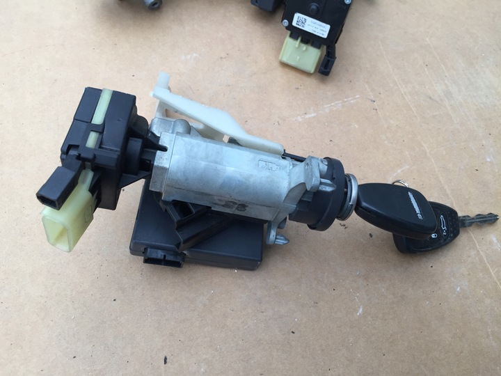 фото №1, Dodge avenger 06 07 замок зажигания вставка ключ