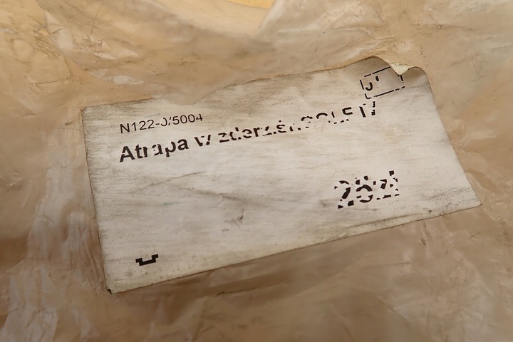 фото №8, Volkswagen golf iv 97- решітка радіатора решітка решітка бампера передня 1j0853677db41