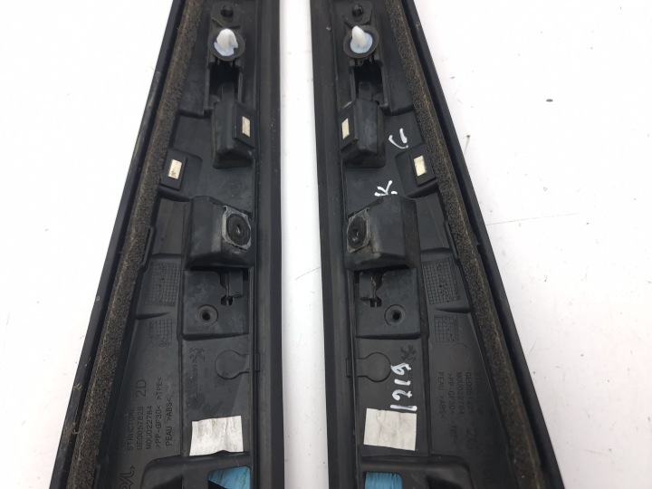 фото №12, Peugeot 2008 ii 2021 молдинг стёкла задней 9826305280