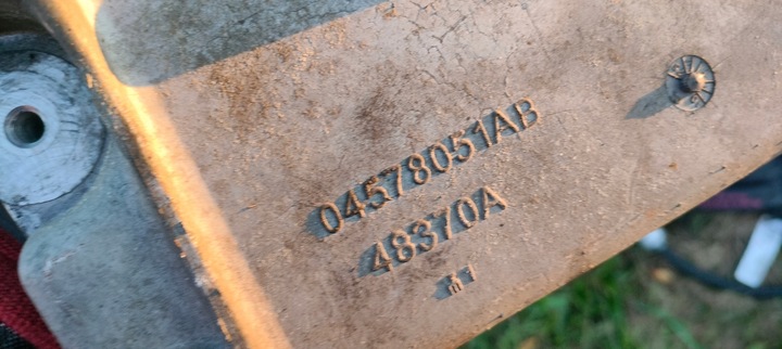 фото №3, Лапи двигателя chrysler 300c 3.5 04578051ab