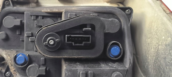 фото №2, Лампа права зад 9674809180 citroen c- elysee