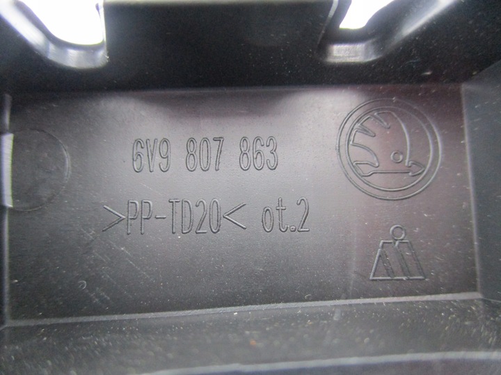 фото №9, Skoda новий ковзун бампера оригінальний номер 6v9807863
