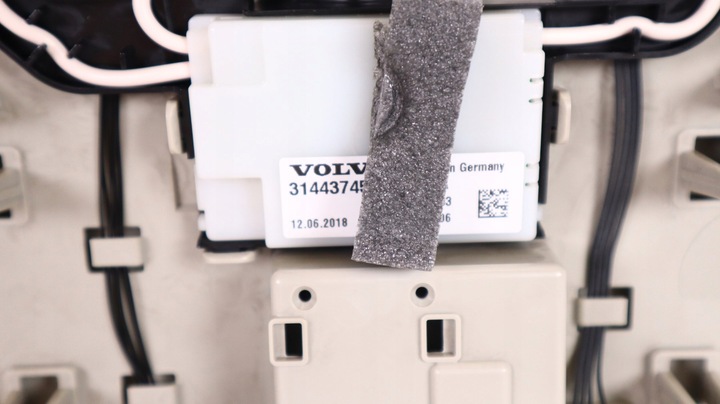 фото №9, Volvo xc90 ii лампа стеля 31479611, 31443745